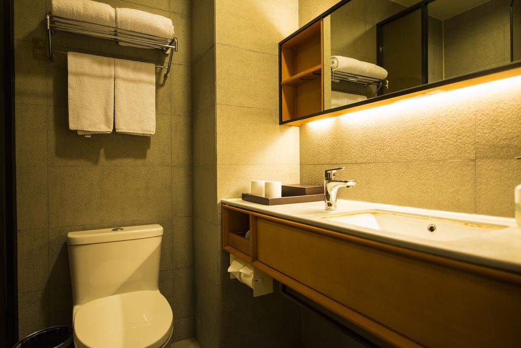 Ji Hotel Shanghai Lujiazui Exterior photo
